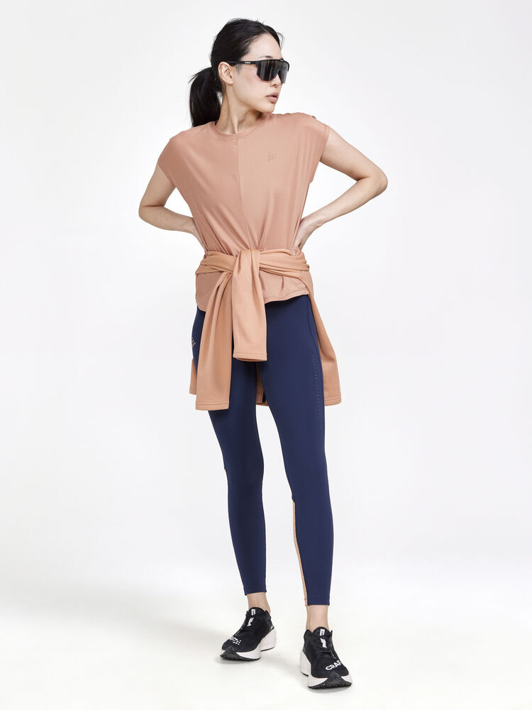 1911242-791000_Core20Essence20SS20Tee20W_Closeup6