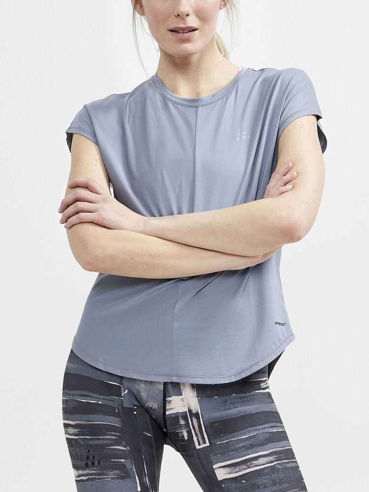 1911242-916000_CORE20Charge20Rib20Tee20W_Closeup1