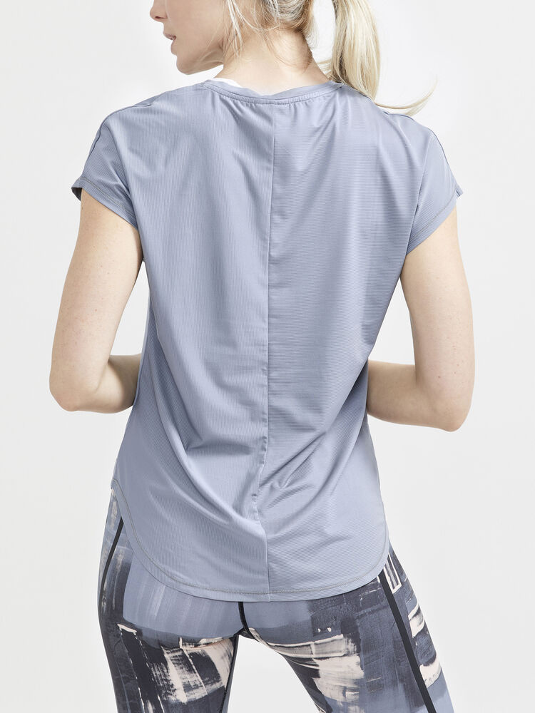 1911242-916000_CORE20Charge20Rib20Tee20W_Closeup2