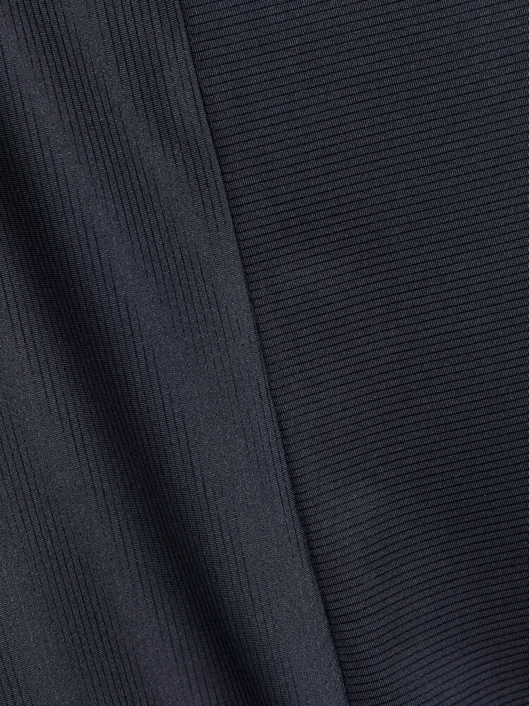 1911242-999000_CORE20Charge20Rib20Tee20W_Closeup4