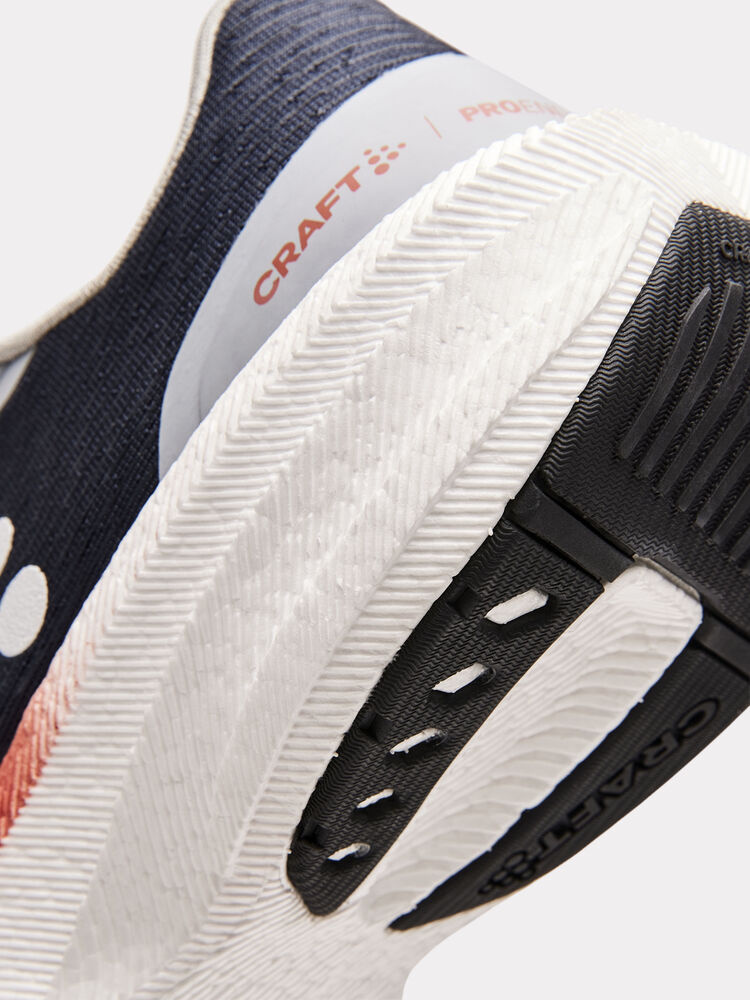 1912183-396932_PRO20Endur20Distance20M_Closeup6