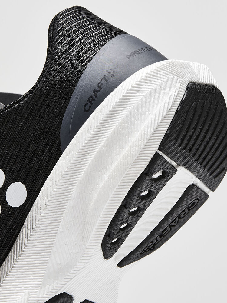 1912183-999900_PRO20Endur20Distance20M_Closeup6