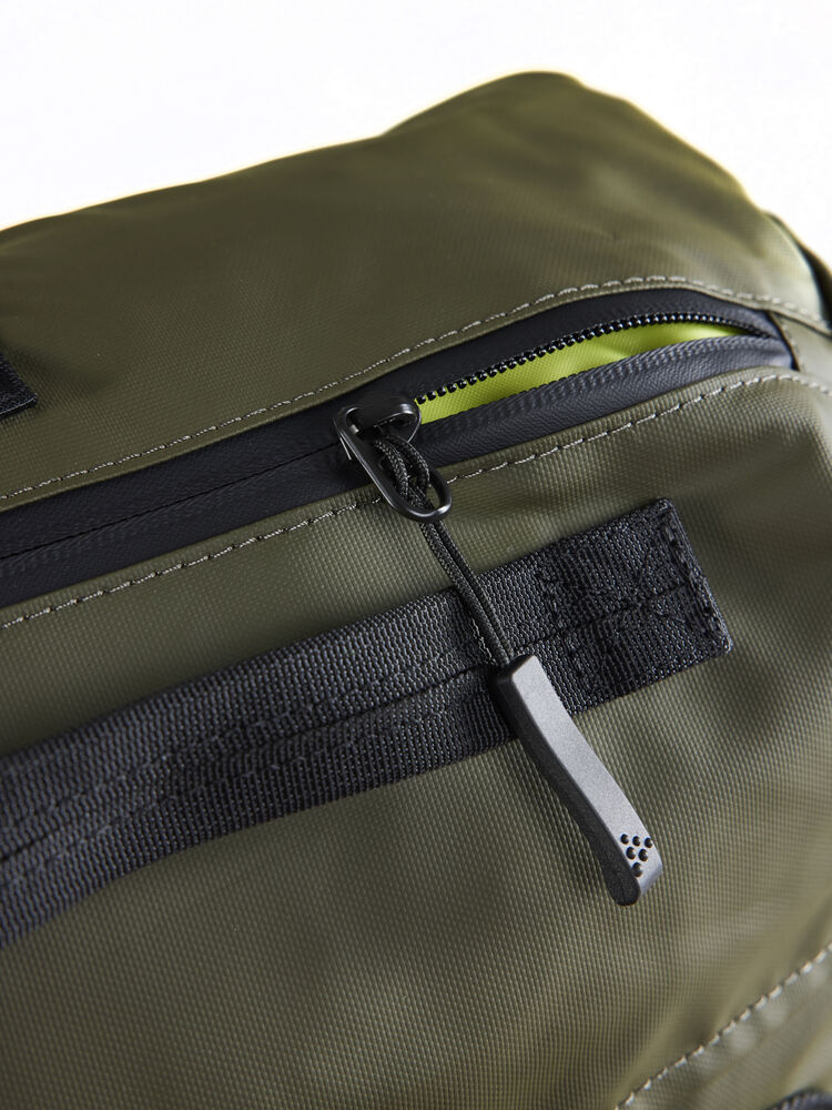 1912510-580000_Adv20Entity20Travel20Backpack204020L_Closeup