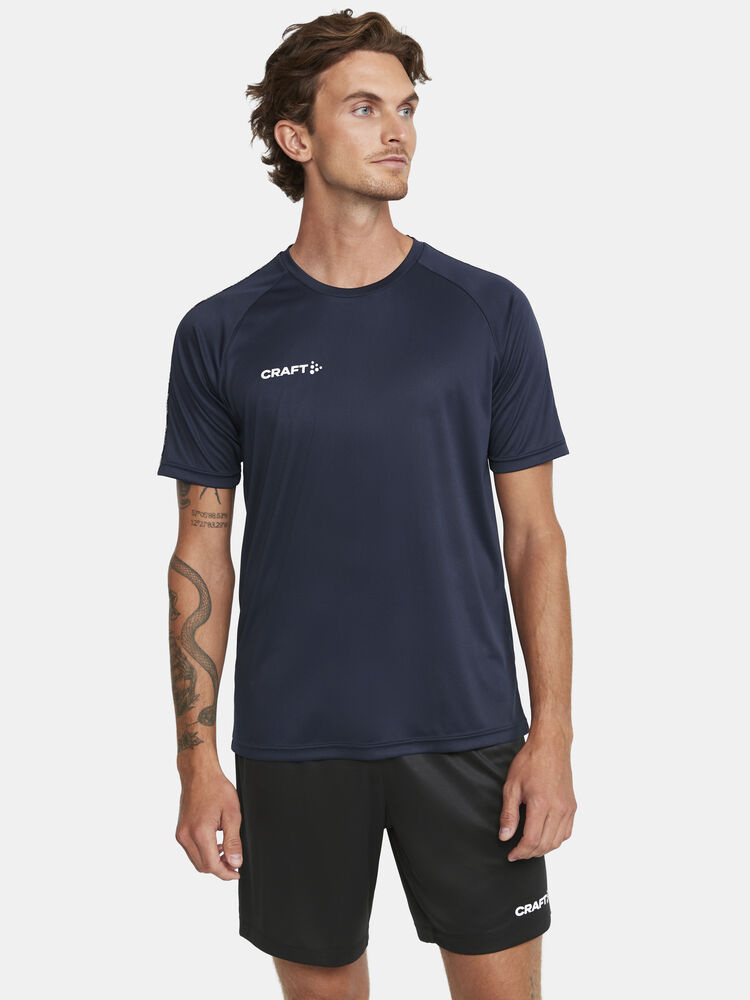 1912725-390000_Squad202.020Contrast20Jersey20M_Closeup1
