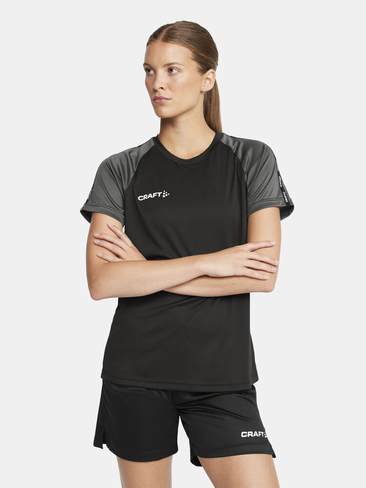 1912726-999985_Squad202.020Contrast20Jersey20W_Closeup1