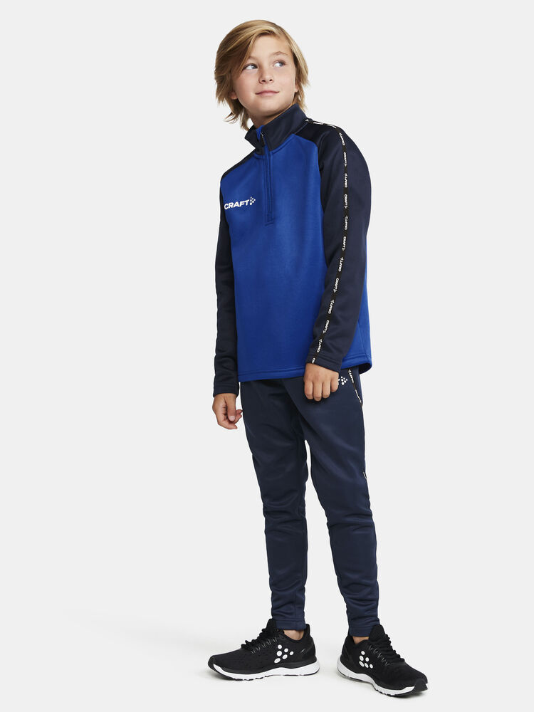 1912733-346390_Squad202.020Half20Zip20Jr_Closeup5