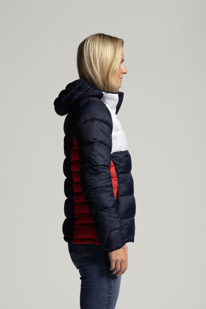 1913300-396430_NOR20Core20Explore20Isolate20Jacket20W_Closeup2