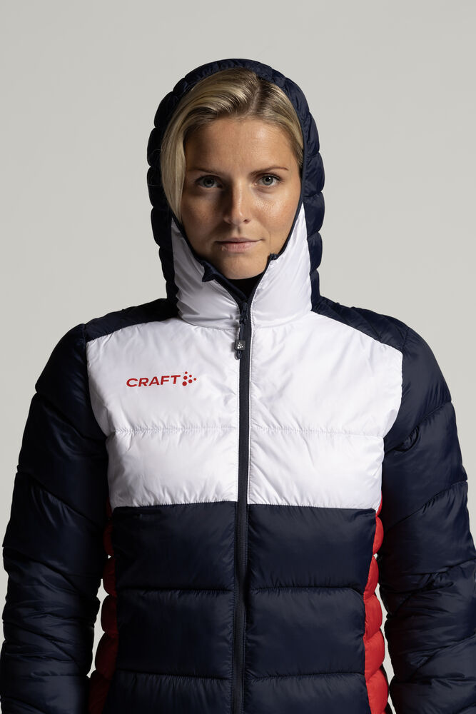 1913300-396430_NOR20Core20Explore20Isolate20Jacket20W_Closeup4