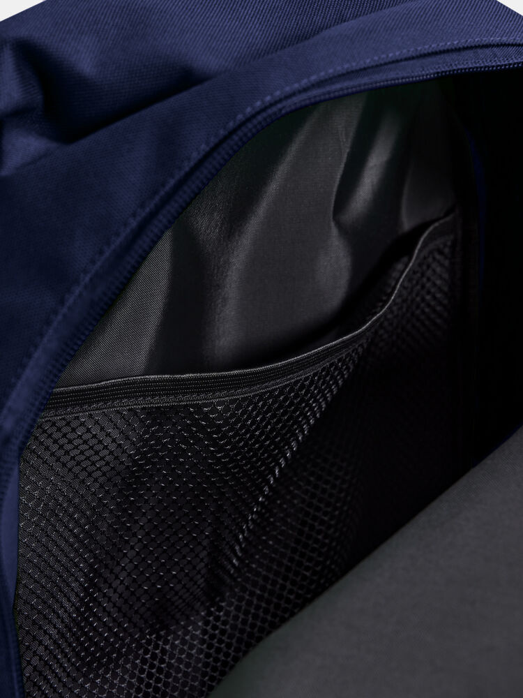 1914378-390000_Squad202.020Backpack2016L_Closeup2