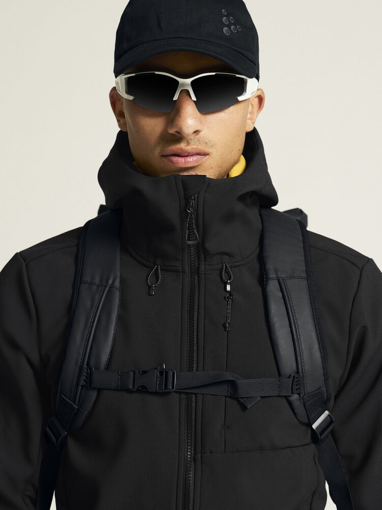 1915258-999000_ADV20Explore20Softshell20220Jkt20M_closeup5