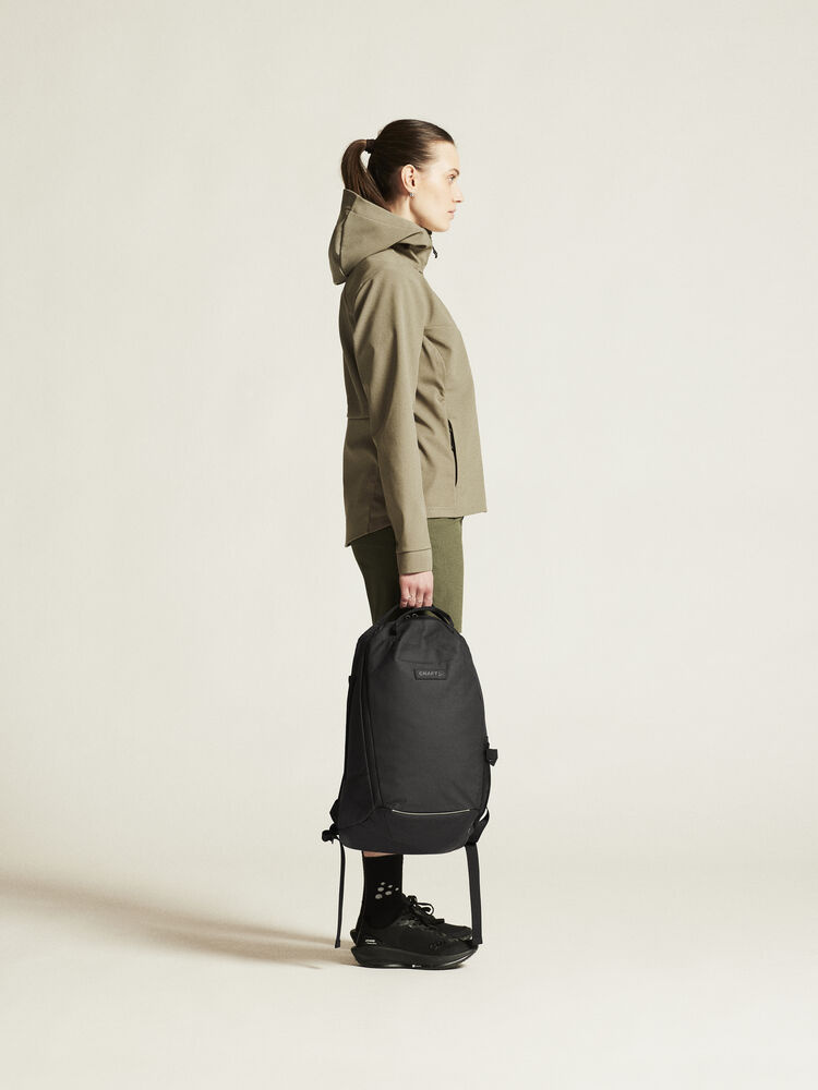 1915259-237000_ADV20Explore20Softshell20220Jkt20W_closeup2