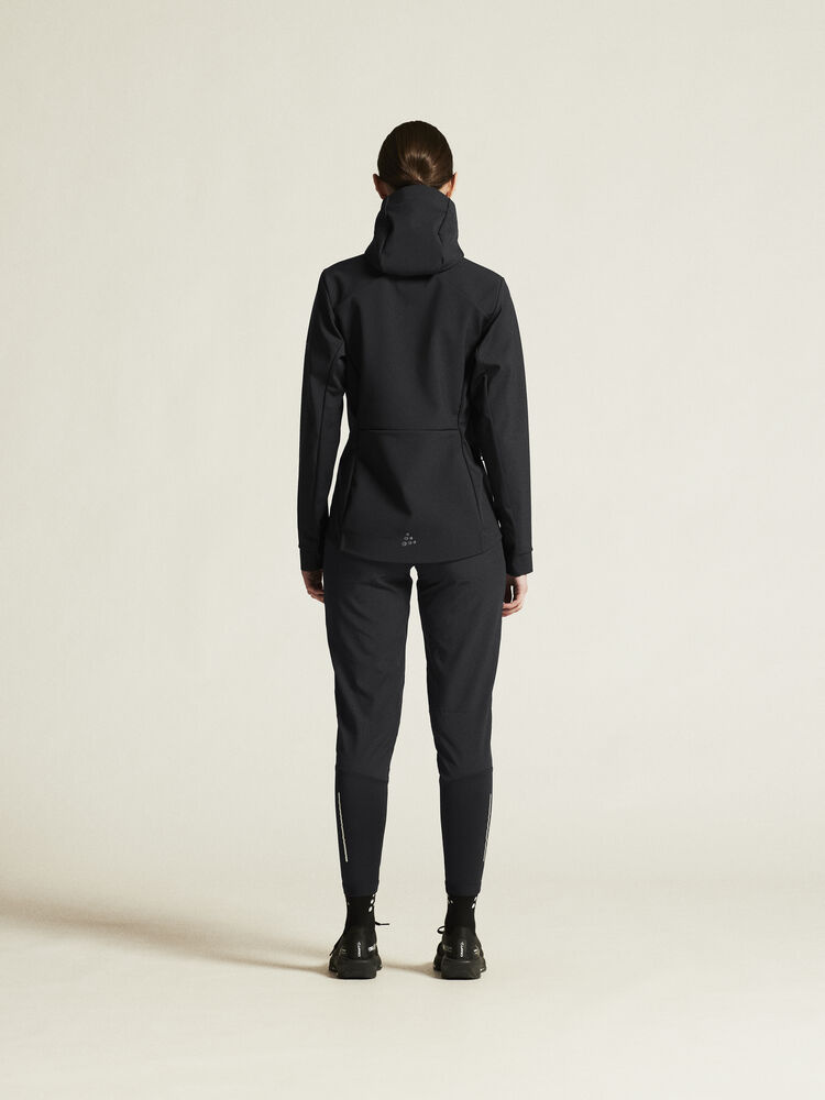 1915259-999000_ADV20Explore20Softshell20220Jkt20W_closeup3