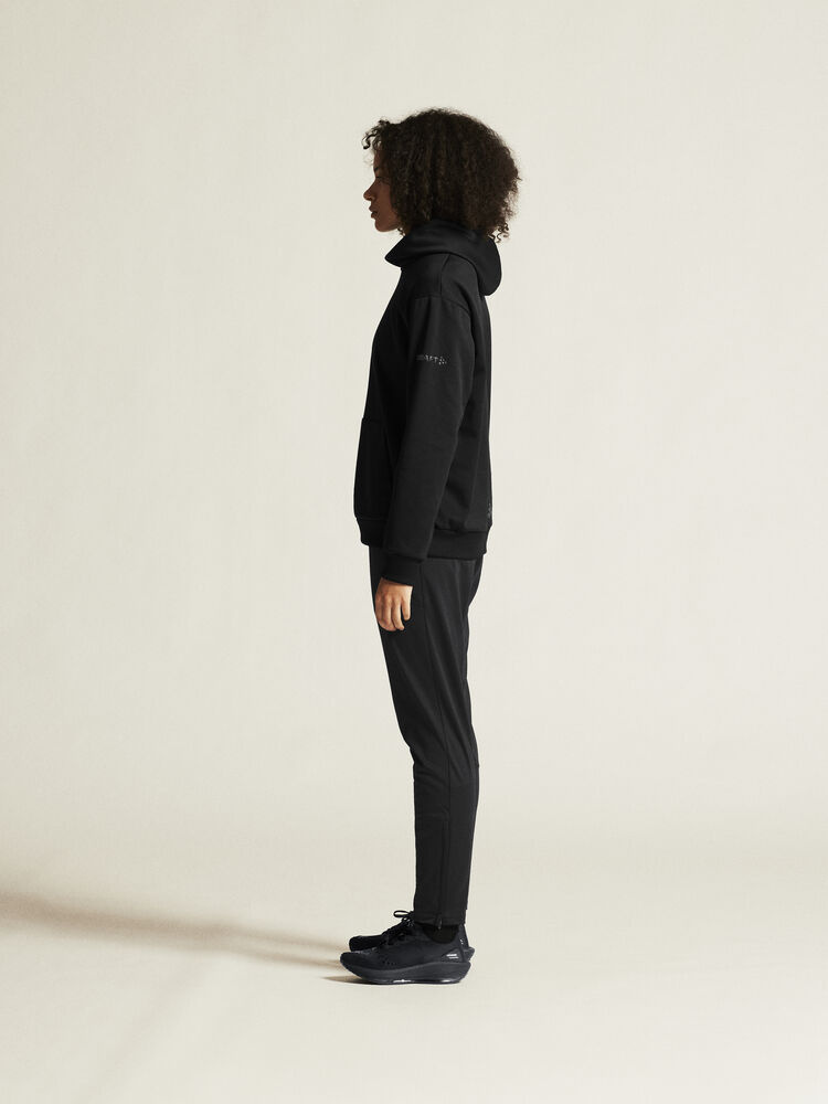 1915310-999000_Community20220Function20Hoodie20W_closeup4