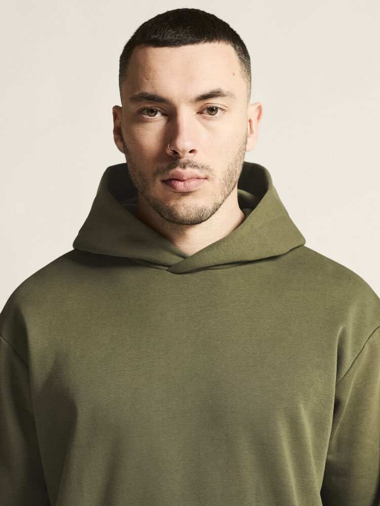 1915327-664000_Community20220Hoodie20M_closeup6201