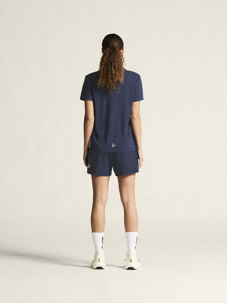 1915636-390000_Evolve20220Structured20Jersey2020W_closeup3