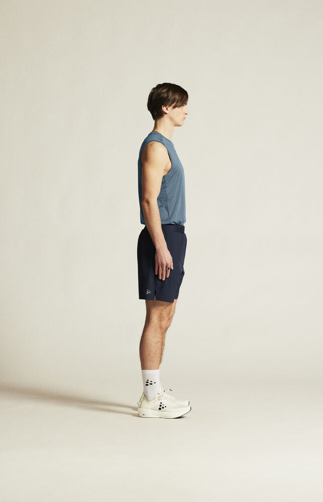 1915950-396000_ADV20Essence202in120shorts20220M_closeup2