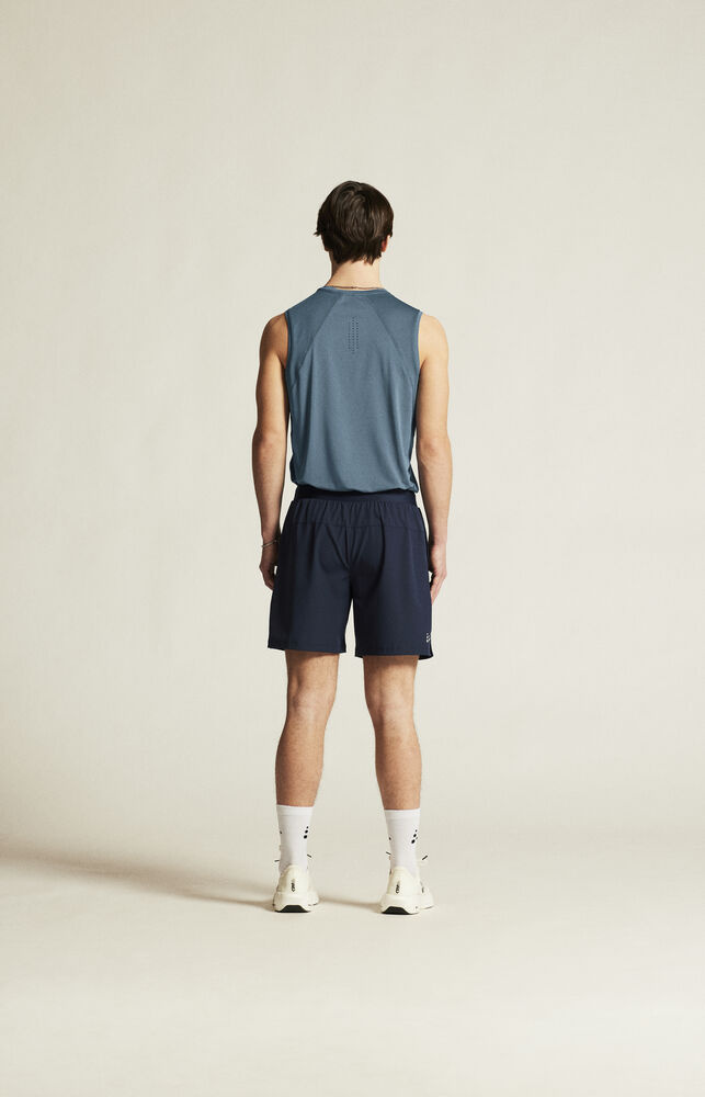 1915950-396000_ADV20Essence202in120shorts20220M_closeup3