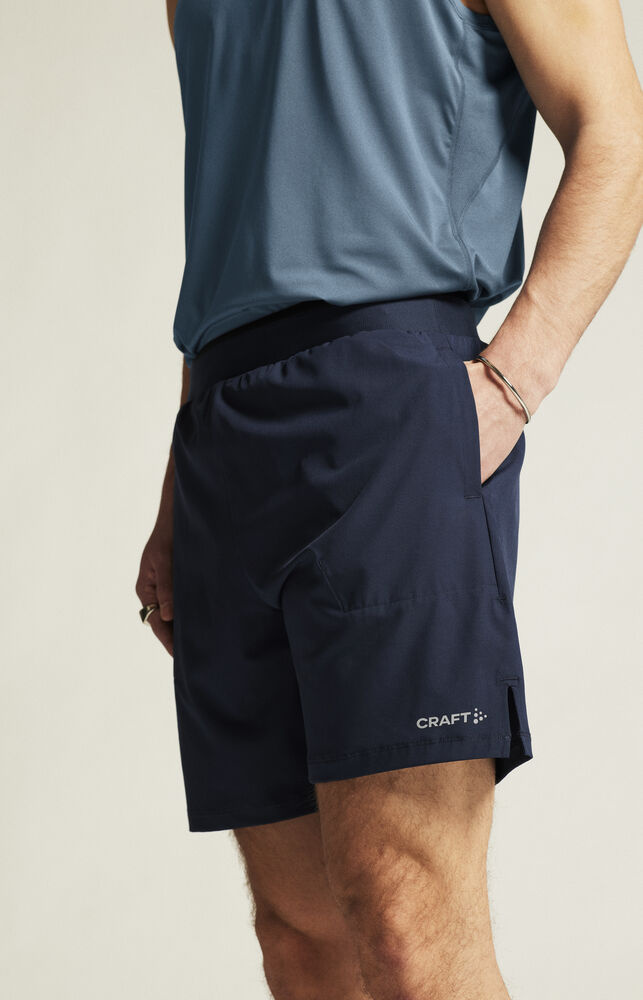 1915950-396000_ADV20Essence202in120shorts20220M_closeup5