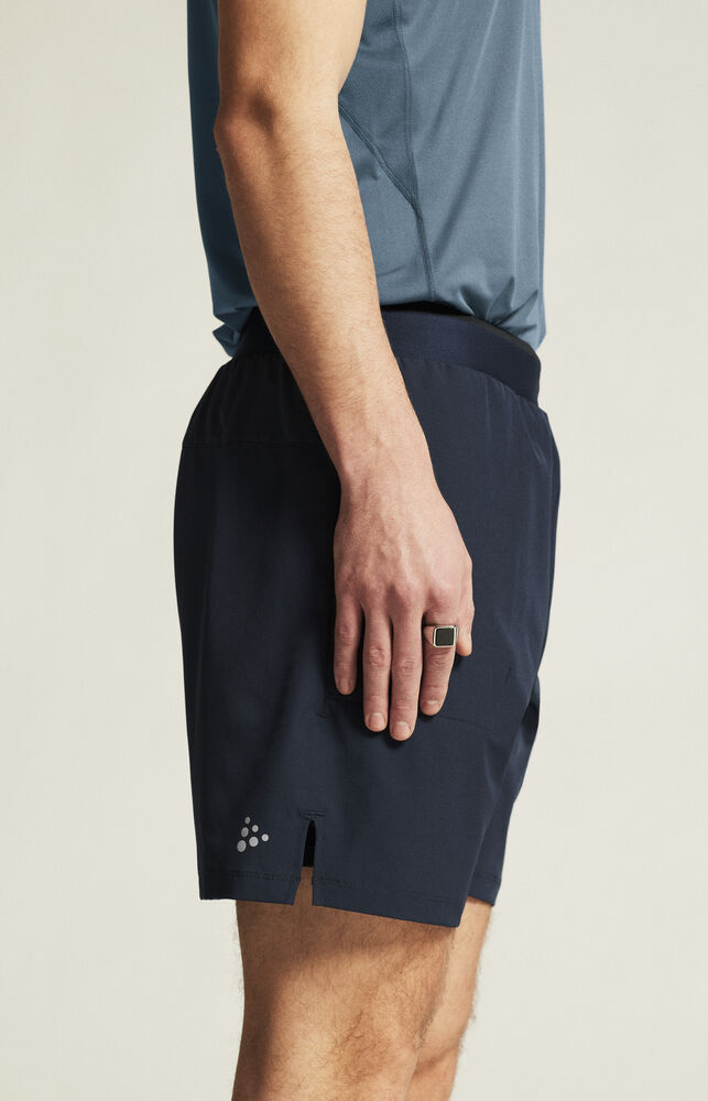1915950-396000_ADV20Essence202in120shorts20220M_closeup6