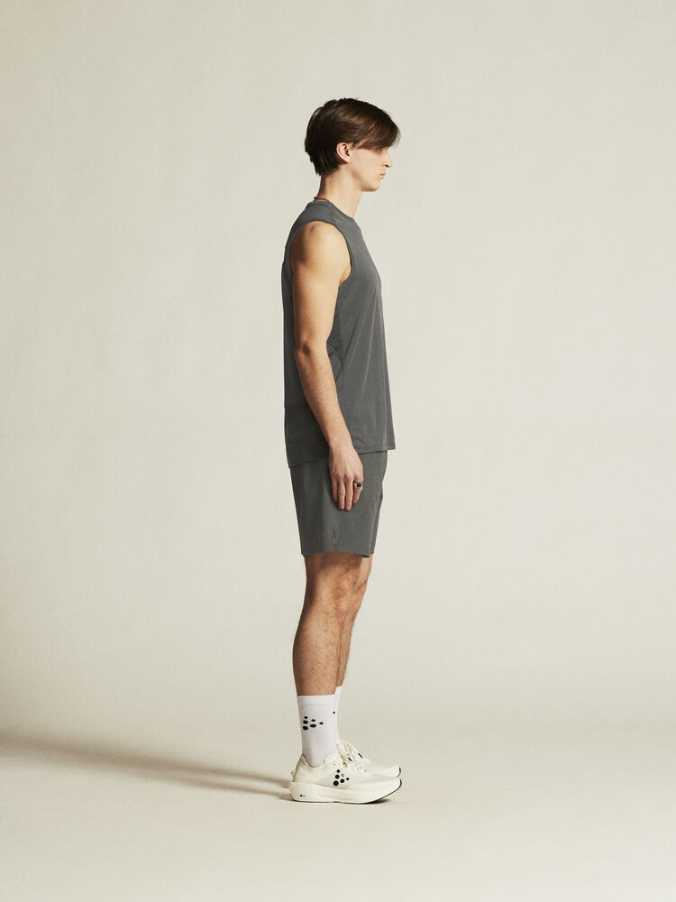 1915950-985000_ADV20Essence20220in20120shorts20220M_closeup2
