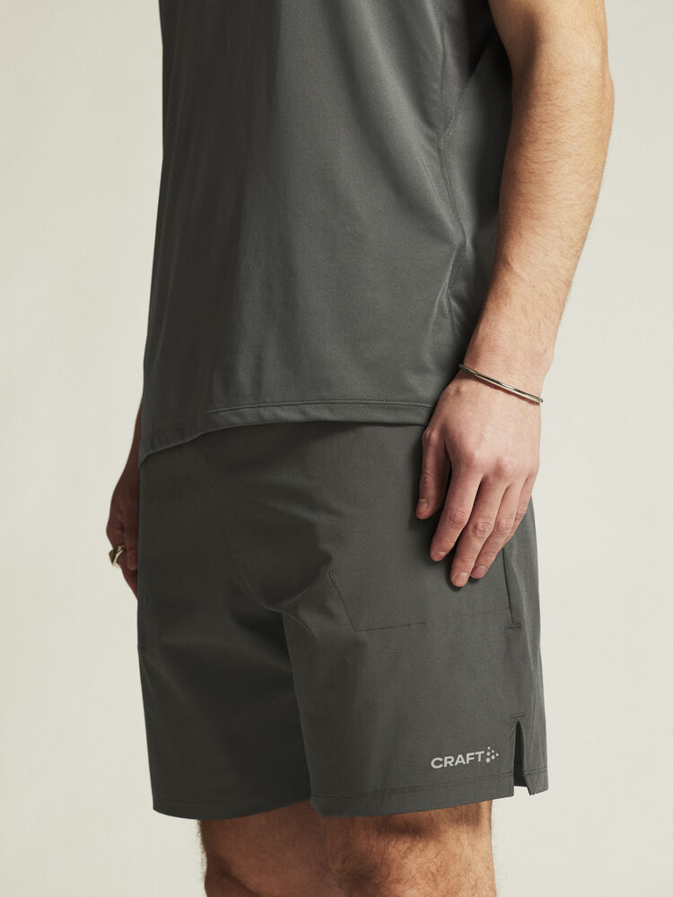 1915950-985000_ADV20Essence20220in20120shorts20220M_closeup5