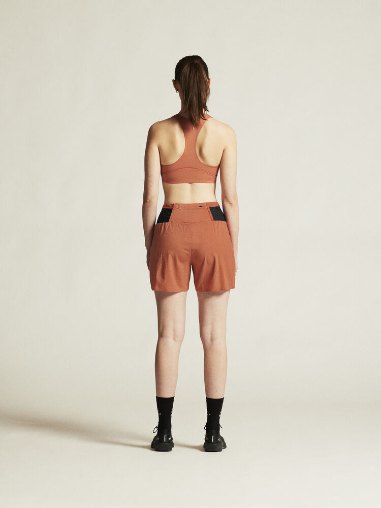 1916008-458000_Collective20Padded20Sports20bra20W_closeup3