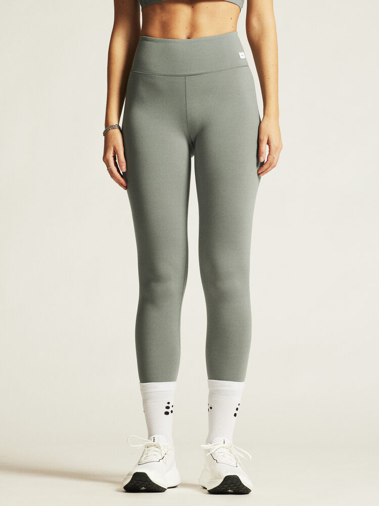 1916008-647000_Collective20Padded20Sports20bra20W_closeup13