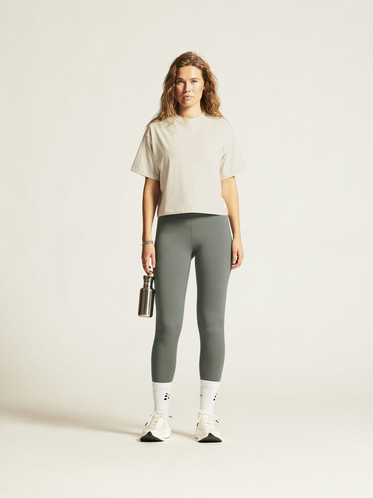 1916017-214000_Collective20Relaxed20SS20Tee20W_closeup1