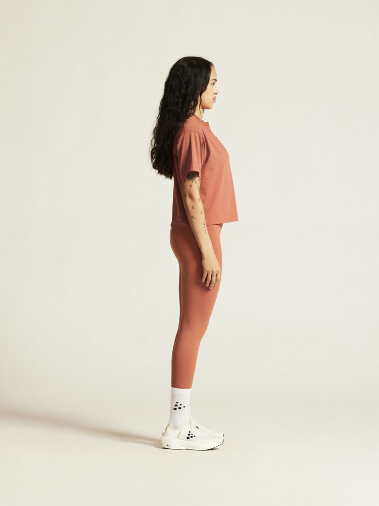 1916017-458000_Collective20Relaxed20SS20Tee20W_closeup2