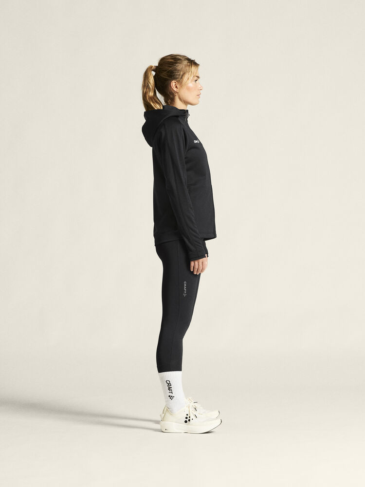 1916042-999000_Evolve20220Hood20Jacket20W_closeup2