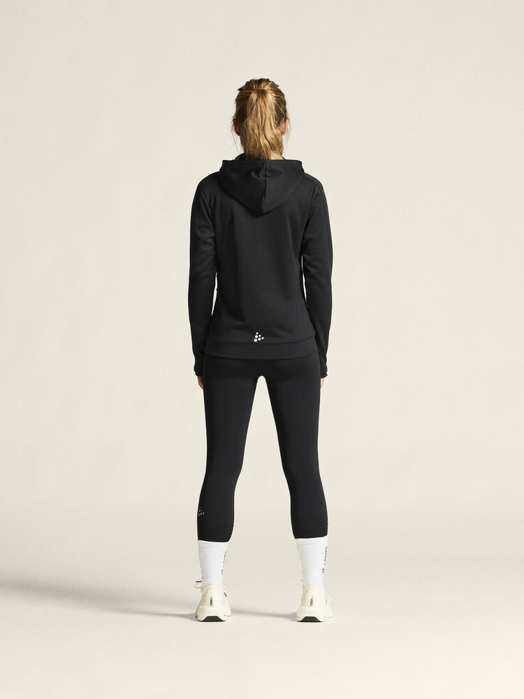 1916042-999000_Evolve20220Hood20Jacket20W_closeup3