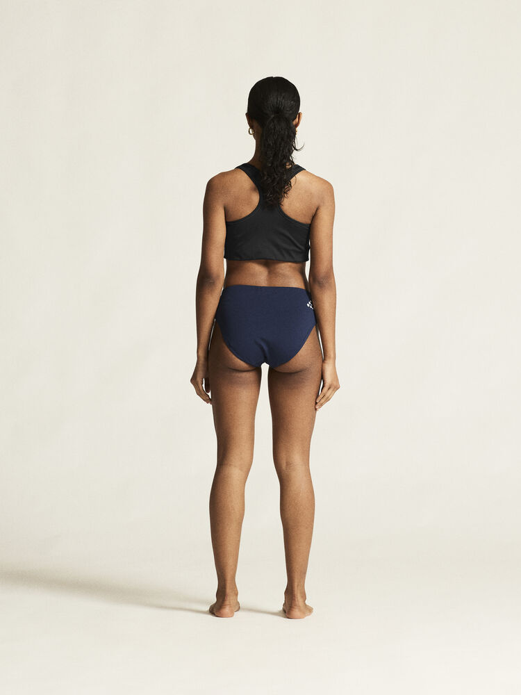 1916136-390000_Rush20220Brief20W_closeup3