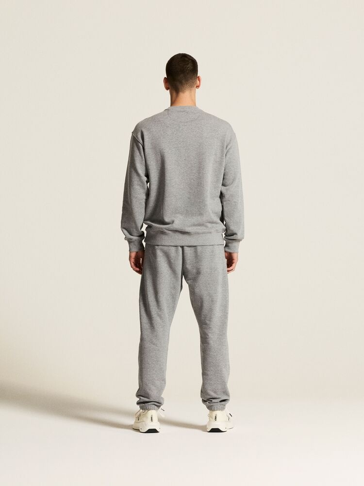 1916296-950M_RN20Sweatshirt20M_closeup3