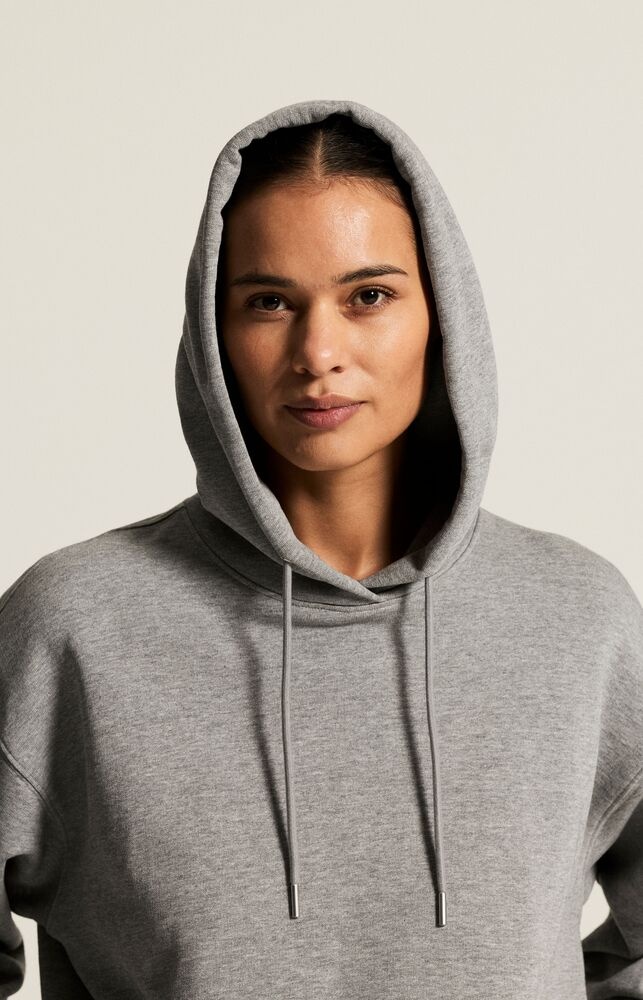 1916299-950M_Frequent20Hoodie20W_closeup2