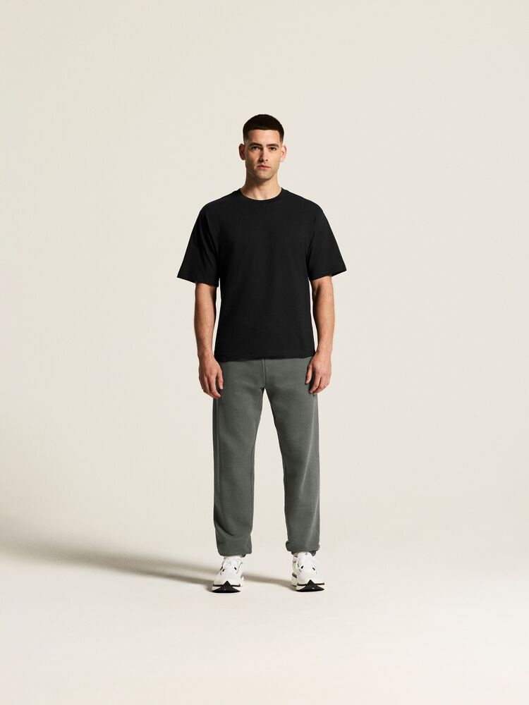 1916302-970000_Frequent20Sweatpants20M_closeup1