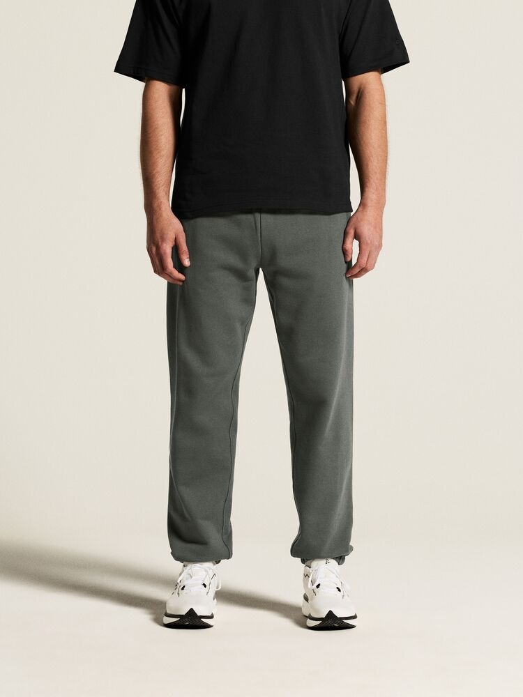 1916302-970000_Frequent20Sweatpants20M_closeup4