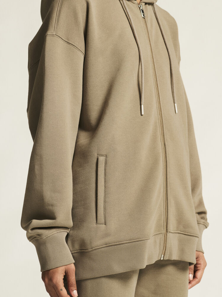 1916307-240000_Frequent20FZ20Hoodie20W_closeup6