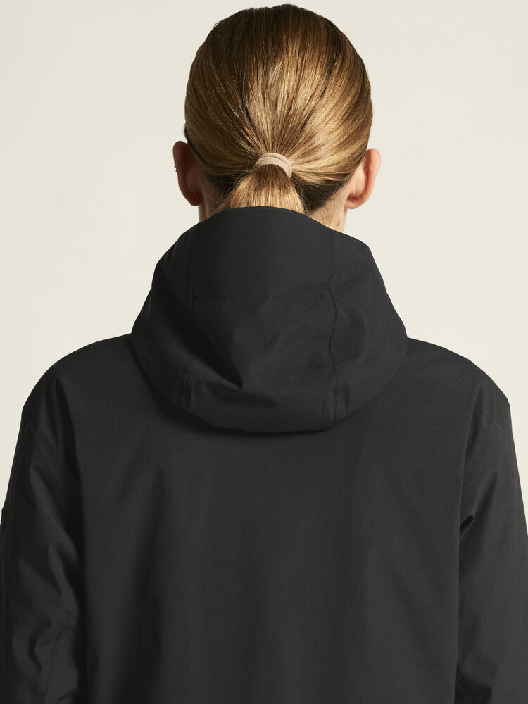 1916339-999000_Explore20Padded20Jacket20W_closeup7