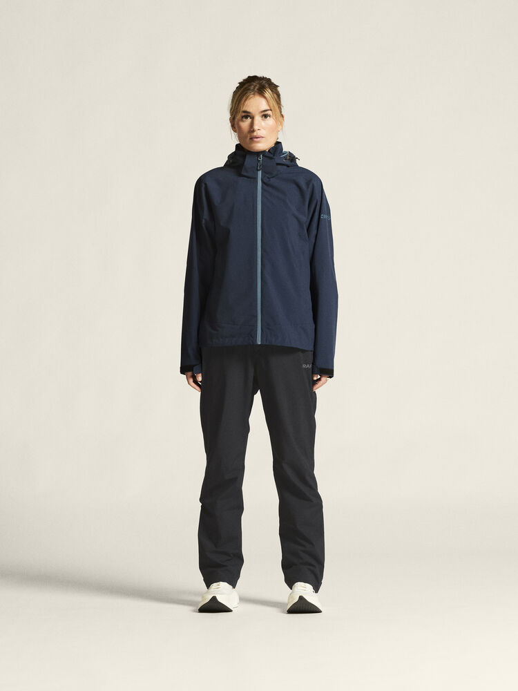 1916345-999000_Core20Explore20Shell20Pants20W_closeup1