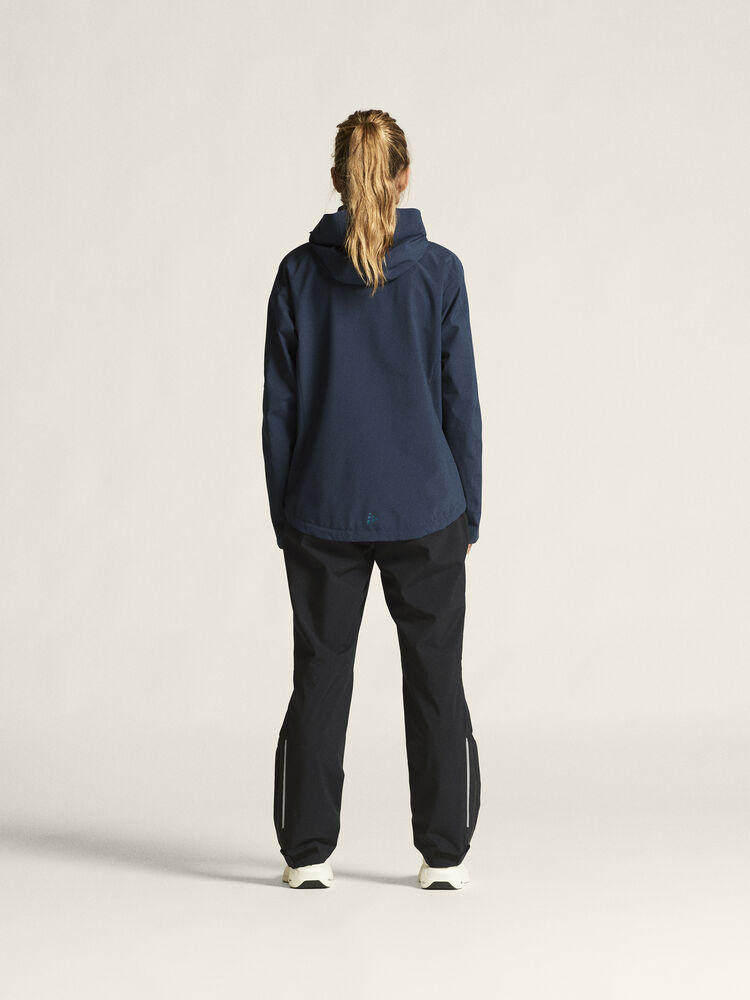 1916345-999000_Core20Explore20Shell20Pants20W_closeup3