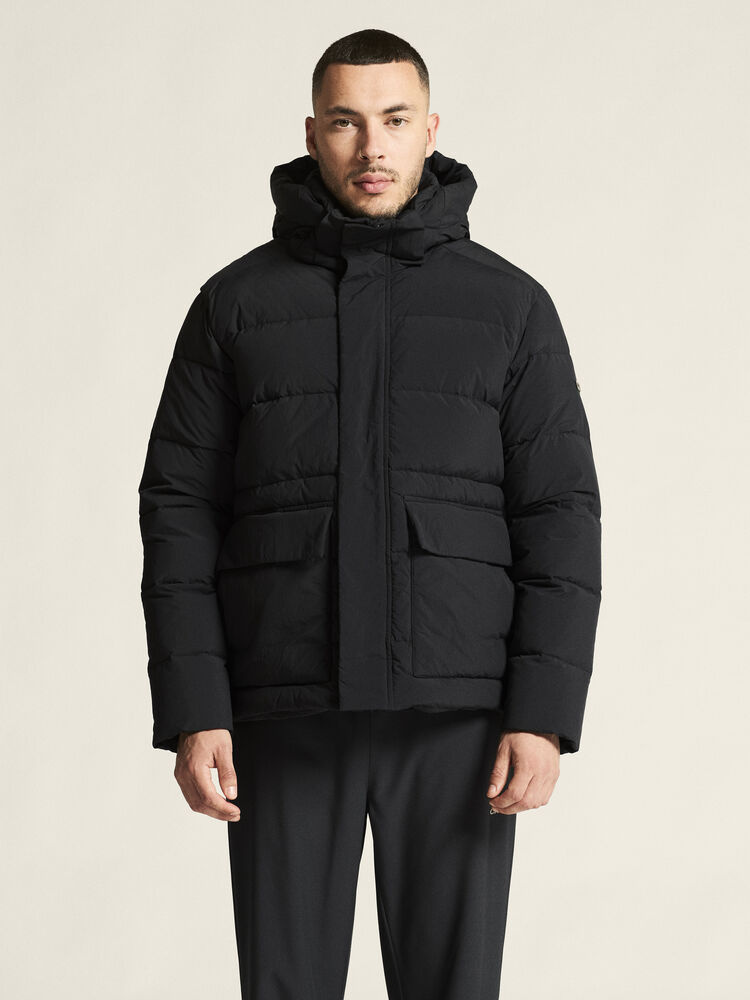 1916374-999000_Urban20Down20Puffer20Jkt20M_closeup4
