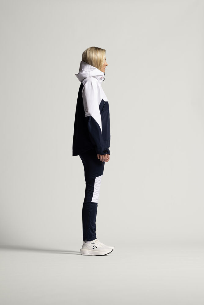 1916607-900396_NOR20ADV20Explore20Shell20Jkt20W_Closeup2