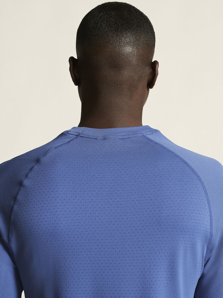 1916674-331000_Dry20Active20Comfort20LS20220M_closeup6