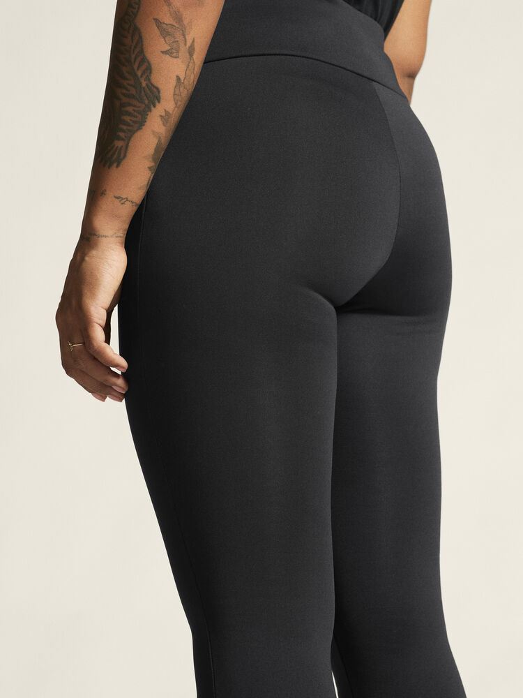 1916711-999000_Explore20Power20Fleece20Tights20W_closeup6