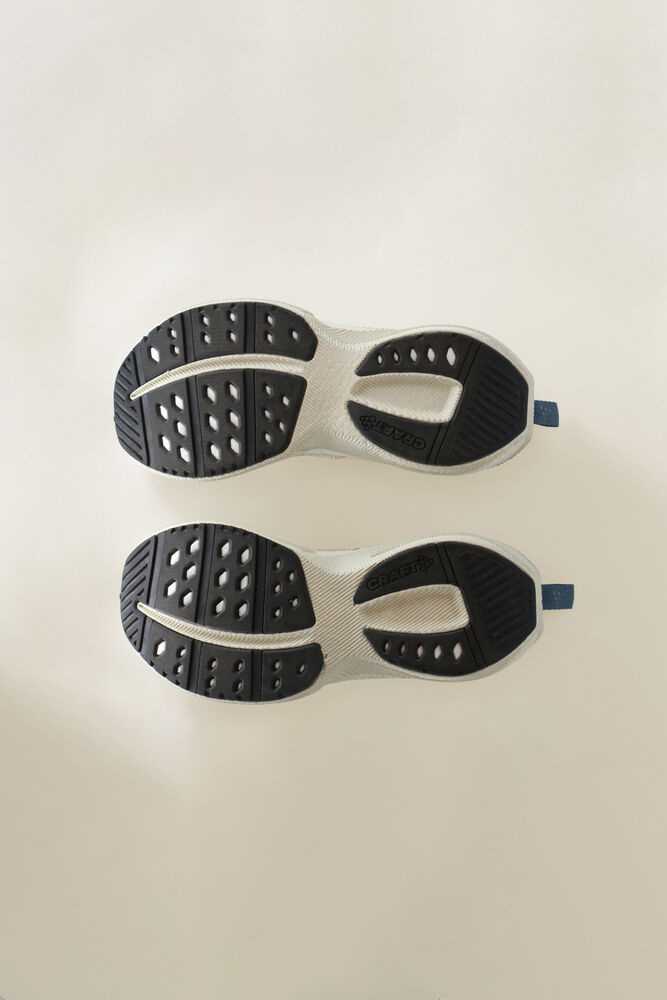 1916826-905777_OL20Norway20Endurance20220W_Closeup6