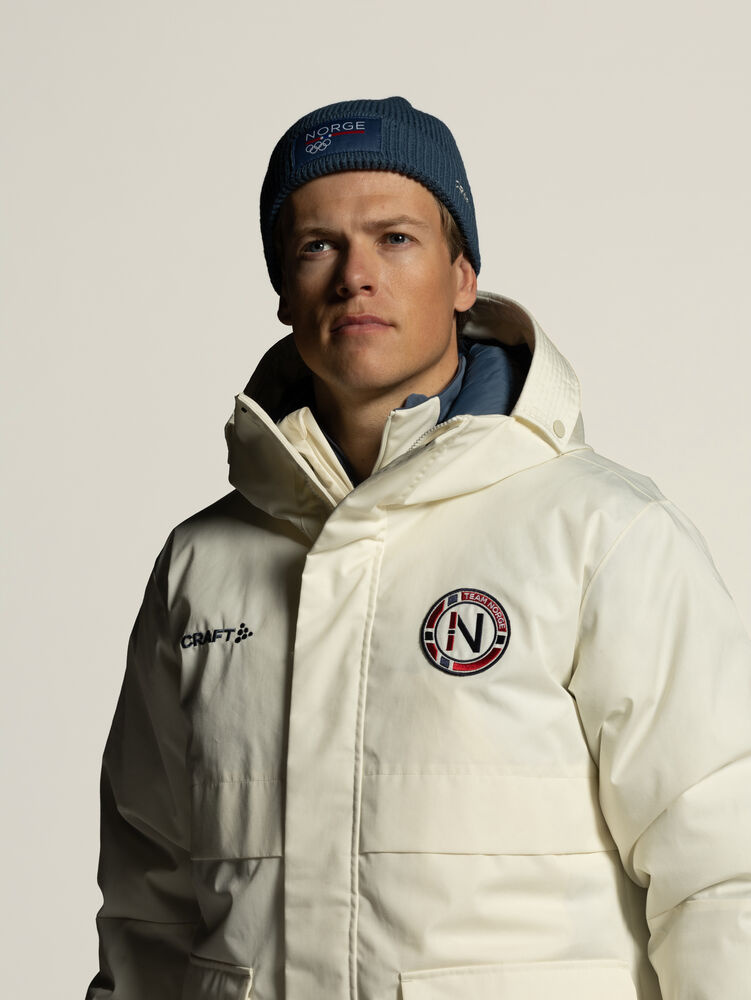 1916836-396396_OL20Norway20High20Beanie_Closeup2