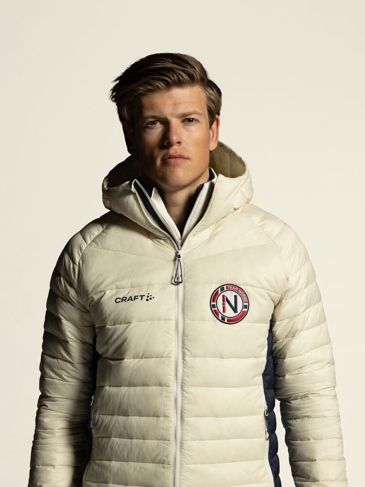 1916839-905777_OL20Norway20Light20Down20Jacket20M_Closeup5