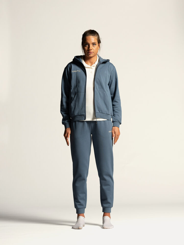 1916844-376000_OL20Norway20Community202.020Zip20Hoodie20W_Closeup1