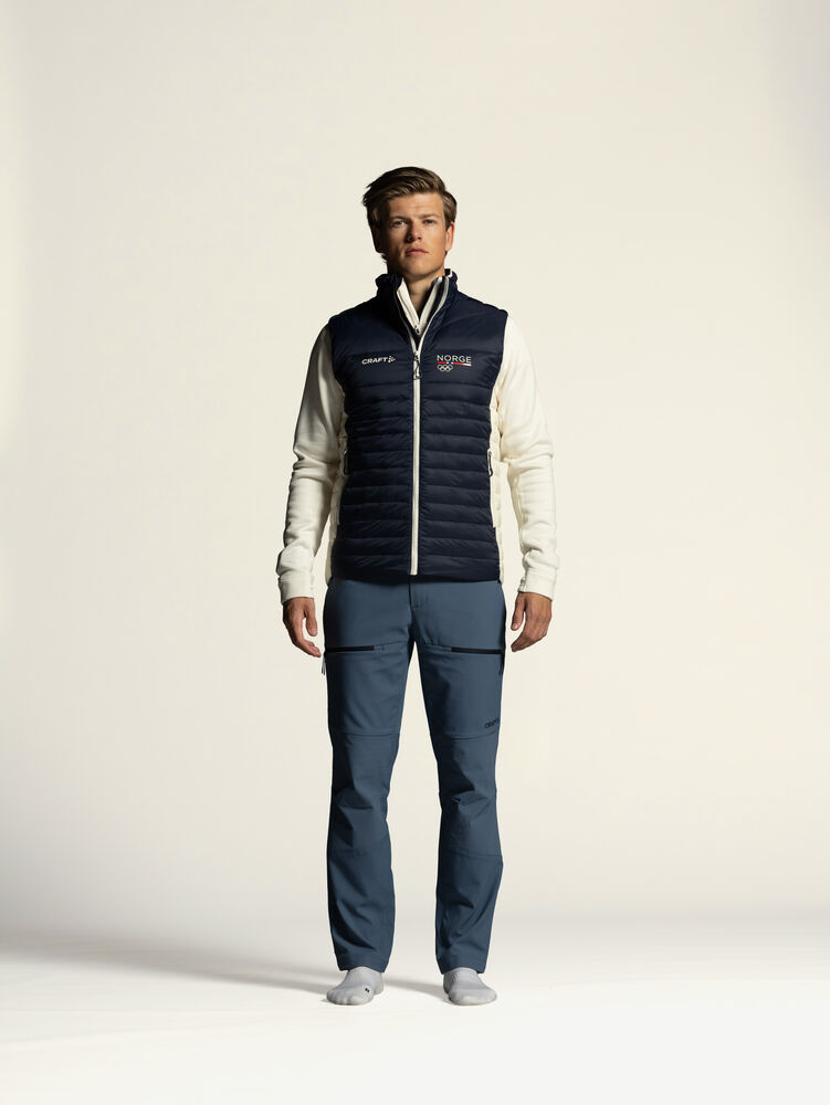 1916847-396396_OL20Norway20Light20Down20Vest20M_Closeup1