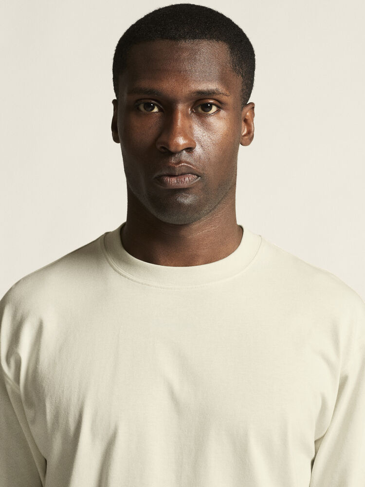 1916958-905000_Frequent20Heavy20LS20Tee20M_closeup5-1